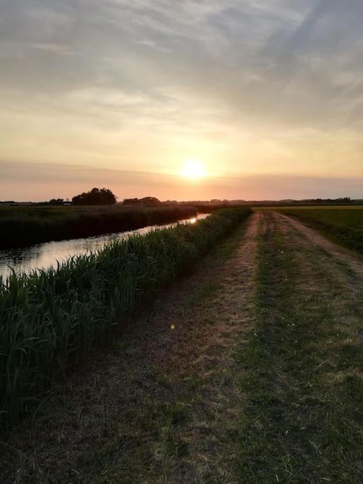 Cottage Egmond-Binnen Met Besloten Tuin Экстерьер фото
